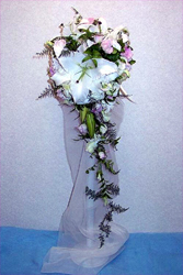 bridal-bouquet01-cascade